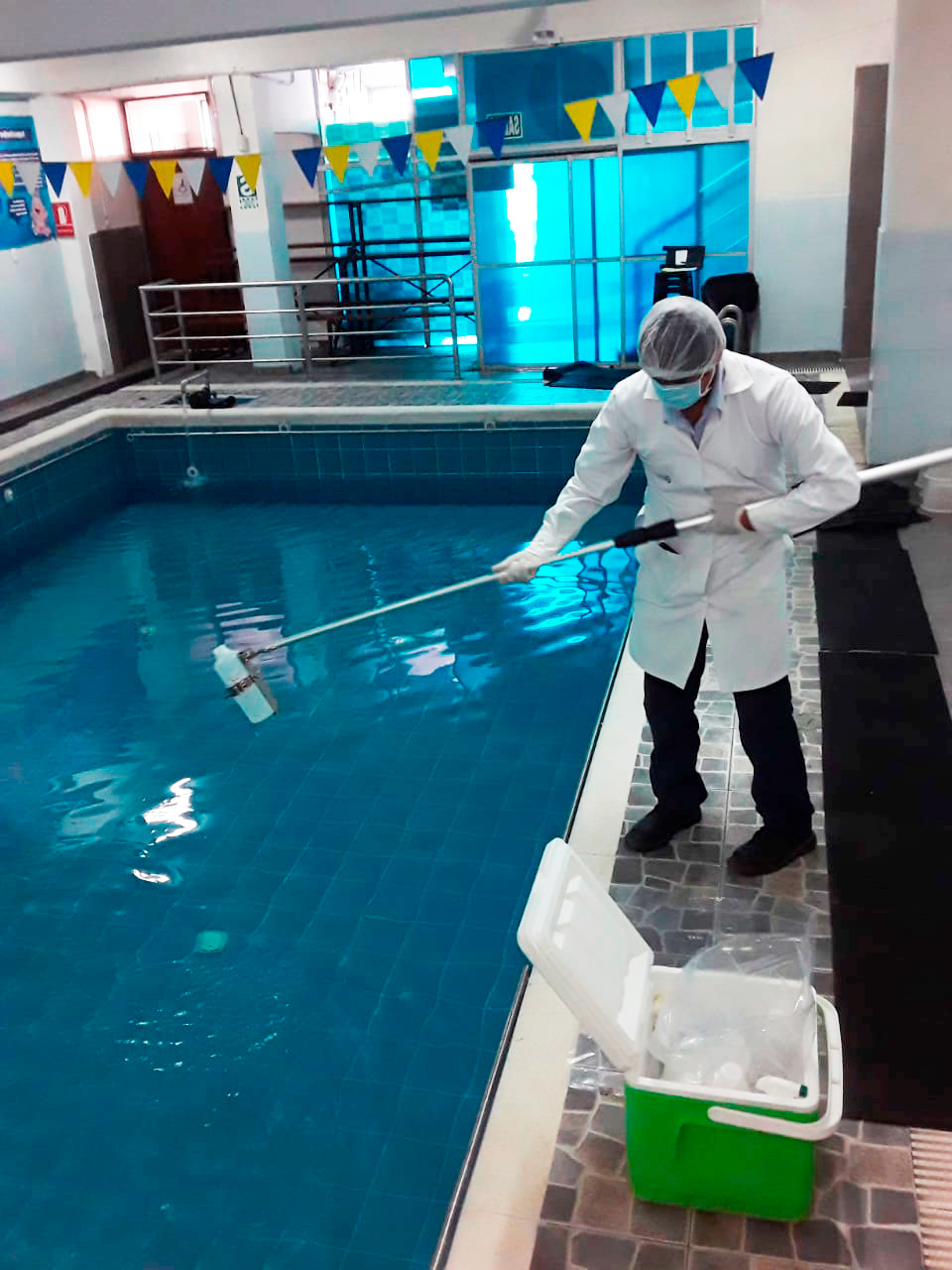 muestra-de-agua-de-piscina